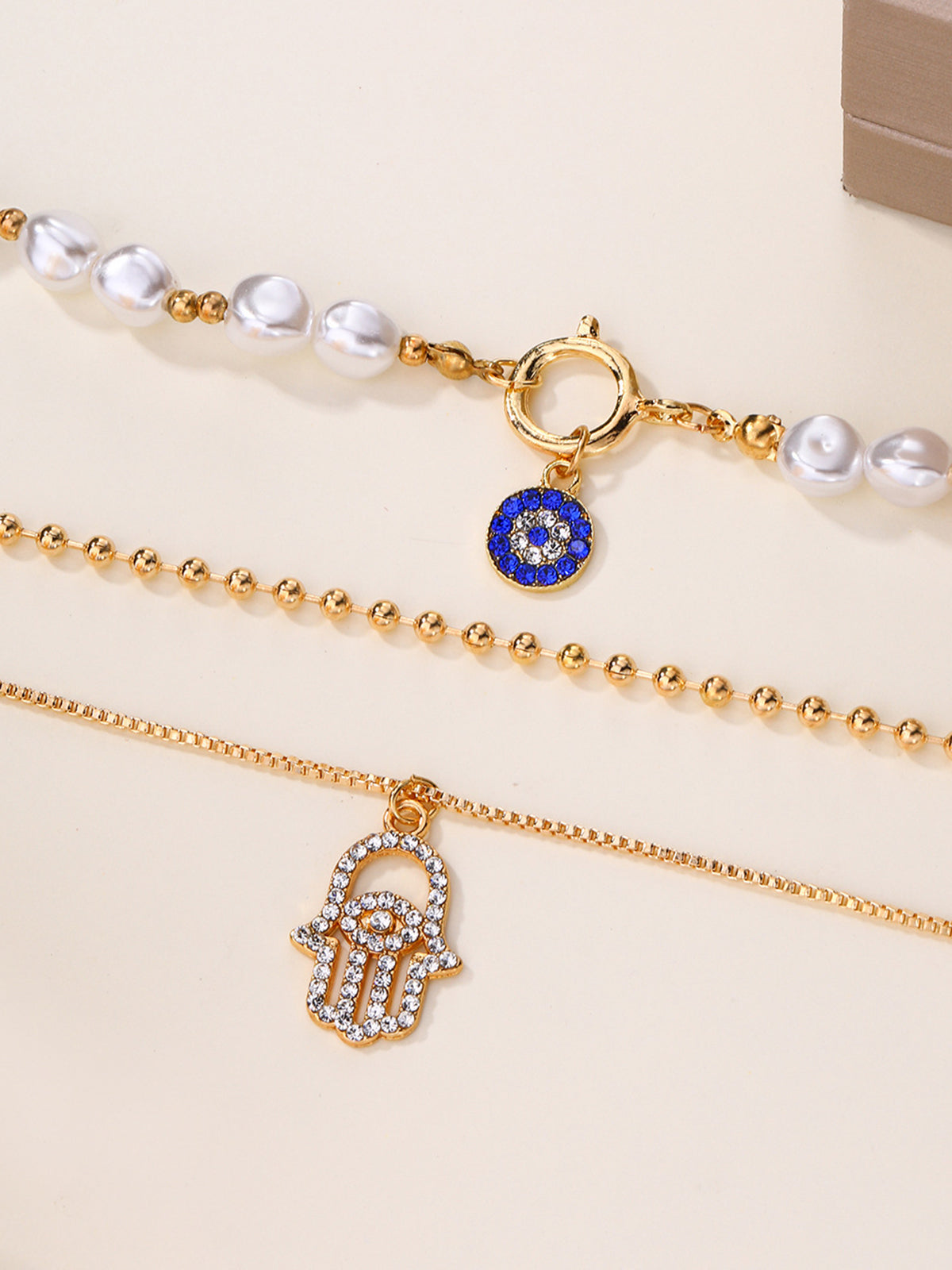 Valentina Moreau - Conjunto de collar de varias vueltas con perlas y mano de Fátima